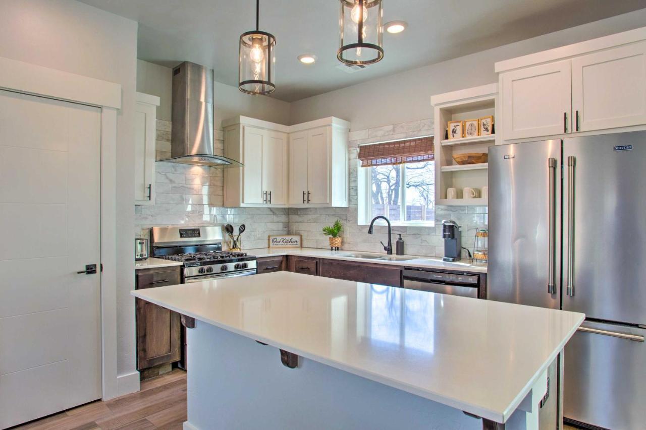Stylish Okc Farmhouse With Garden - Close To Ou Oklahoma City Eksteriør billede