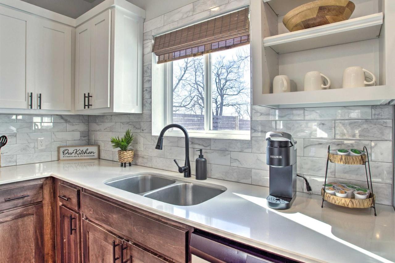 Stylish Okc Farmhouse With Garden - Close To Ou Oklahoma City Eksteriør billede